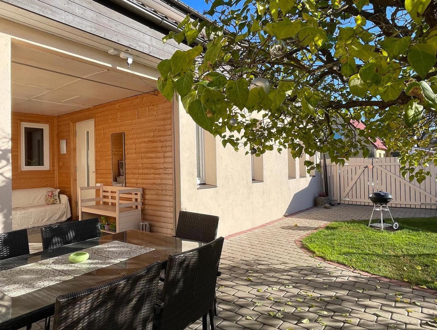 Liisupesa Apartment With Sauna And Garden Pärnu Buitenkant foto