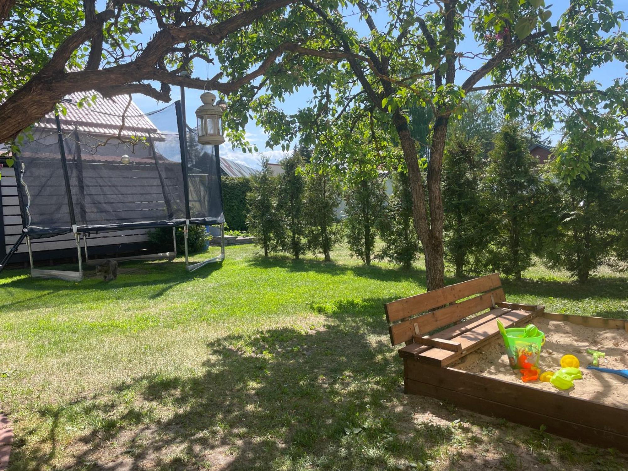 Liisupesa Apartment With Sauna And Garden Pärnu Buitenkant foto